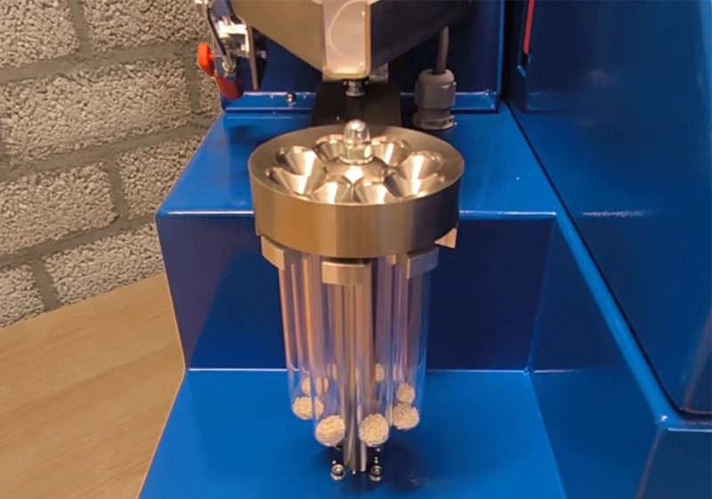 Mini-Rotationsprobenteiler RSD 0,1 Liter mit geteilter Zirkoniumprobe