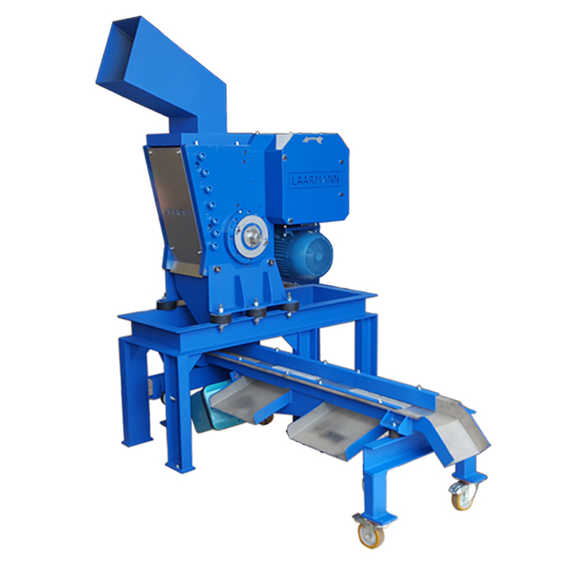 LMFC250 fine crusher with sieve street for dividing the output of the machine by size
